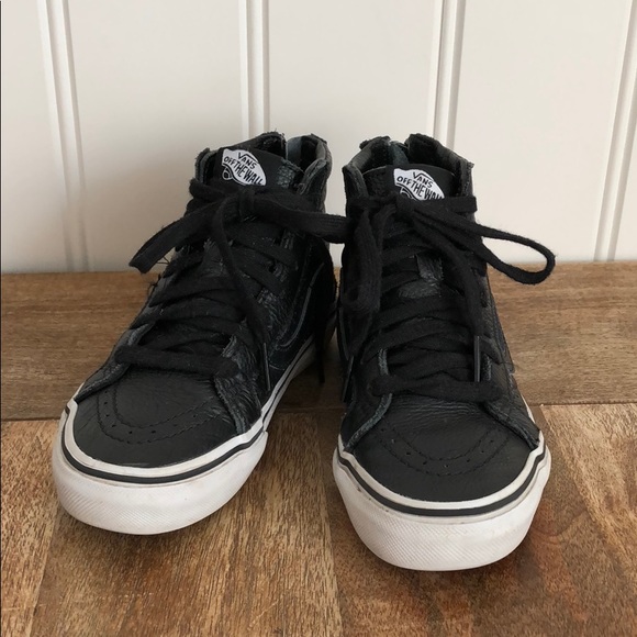 girls black leather vans